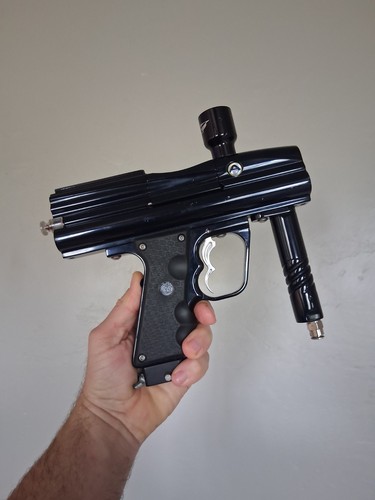 Tappo Porta Di Ricarica WDP Angel Grip Nero Per Paintball: Proteggi La Tua Elettronica