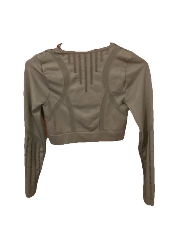 Ladies Gray AQ Sportswear Long Sleeve Size S/M Cropped Activewear Shirt - Image 3 of 4