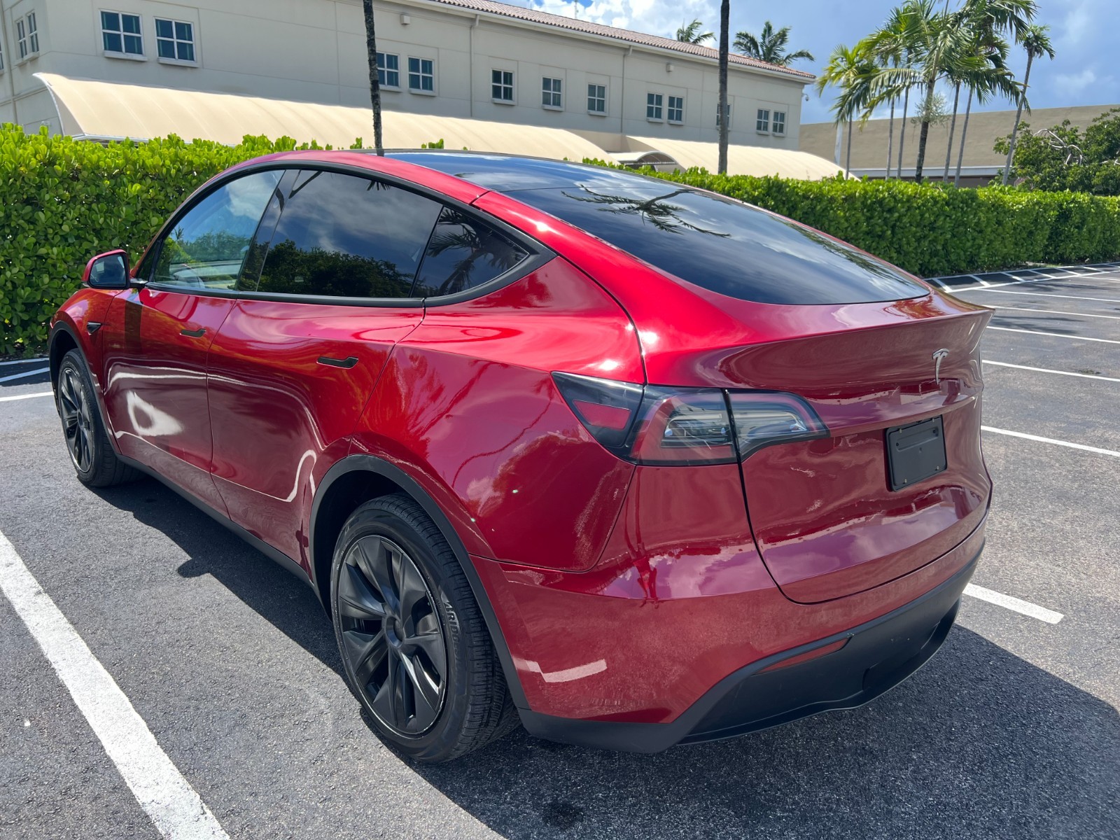 Tesla Model Y - Image 13