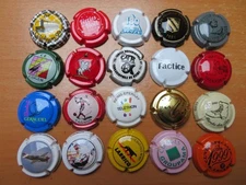 lot F  de 20 capsules De Champagne Commémorative