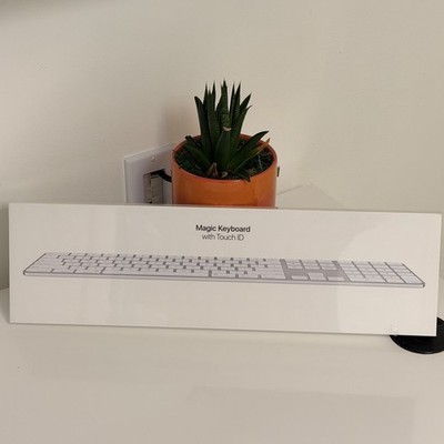 New Apple Magic Keyboard with Touch ID and Numeric Keypad MK2C3LL/A