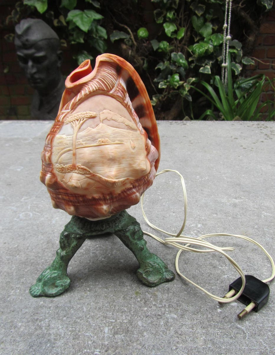 Antique Hand Carved Cameo Helmet Sea Shell Lamp