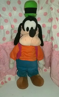 giant goofy plush
