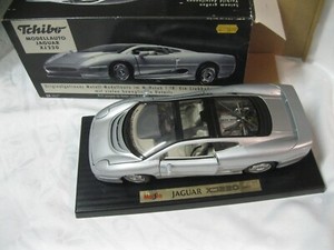 Jaguar XJ220 シルバー 1/18スケール Jaguar XJ220 シルバー 1/18スケール