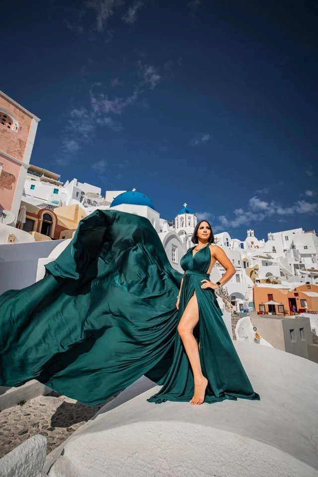 ANTIGUO VESTIDO VOLADOR AMARILLO PARA SESIÓN DE FOTOS VESTIDO DE BAILE SANTORINI PARA MUJER O NIÑA Foto 2 de 4