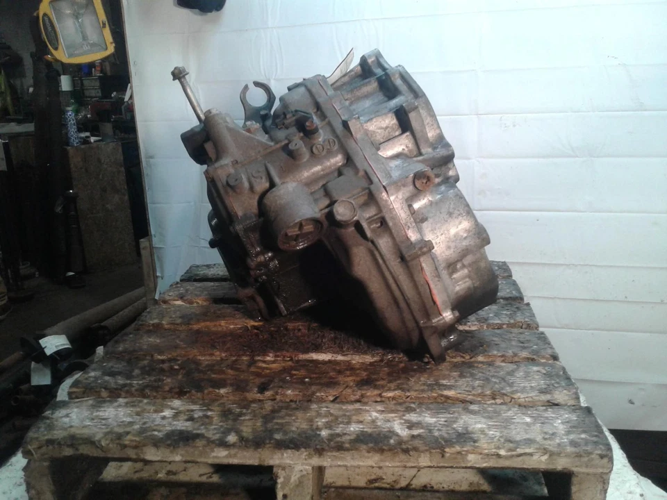 Used Automatic Transmission Assembly fits: 2003 Saab Saab 9-5 AT 4 cylinder B235 - Imagem 4 de 4