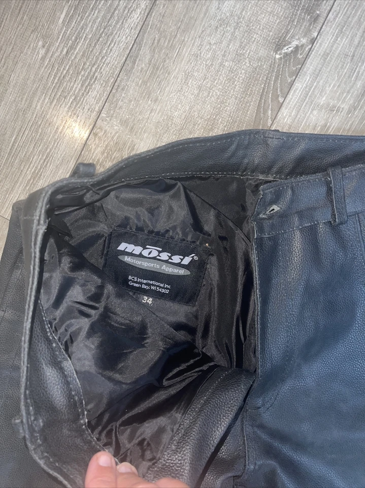 Calça Mossi MotorSports Apparel preta Learher tamanho 34 - Imagem 2 de 3