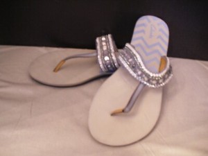 clarks silver flip flops