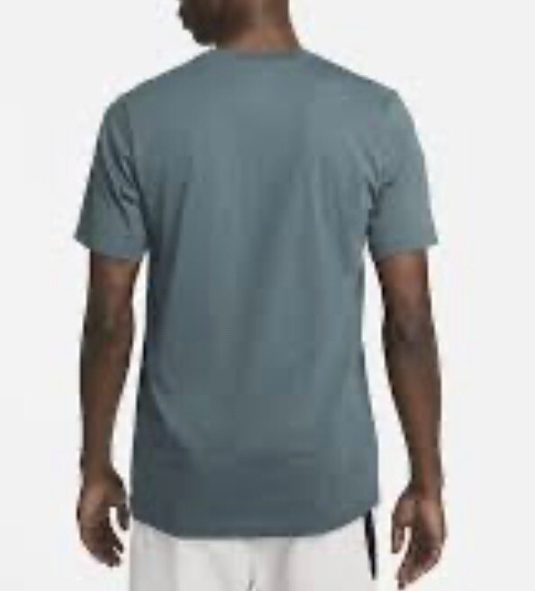 Nike Sportswear Classic T-Shirt, Men's Large, Green DZ3279 Nike Sportswear Classic T-Shirt, Men's Large, Green DZ3279