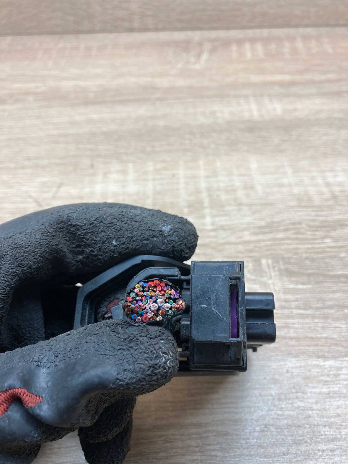 1928403456 {1928403456E} Connector Plug Unit Computer Wire Socket 