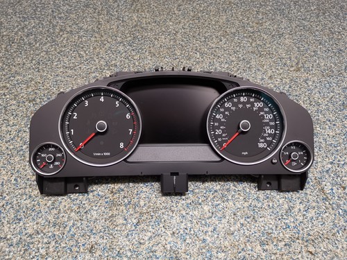 Kombiinstrument VW Touareg 7P 3.0 TFSI Hybrid USA Tachometer 180/MPH 7P6920980B - Picture 3 of 13