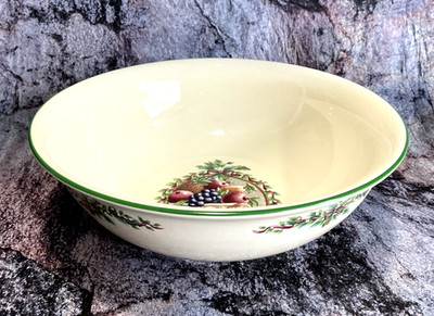 PFALTZGRAFF Holly Joy Round Vegetable 8 1/2'' Bowl Made in USA