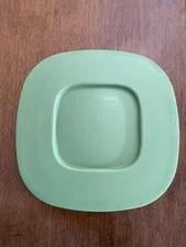 Single green Rubbermaid Produce Saver Fresh Vent replacement lid 5 inch 