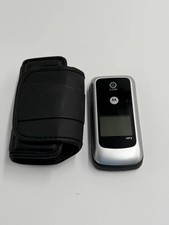 Motorola W418G Flip Phone 2.0 Megapixel Camera MP3 Playback With Case Holder