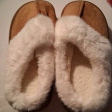 Women's Faux Suede and Fur House Slippers Size M commonly fits 7-8 2"at heel