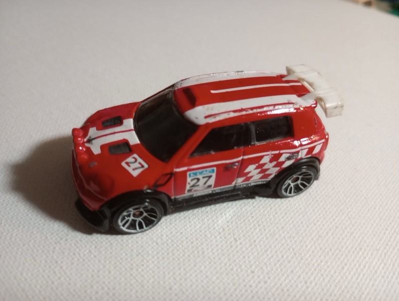 Hotwheels 2011 Stunt '12 Mini Countryman Rally Car Red  (93/250) HW Stunt Series
