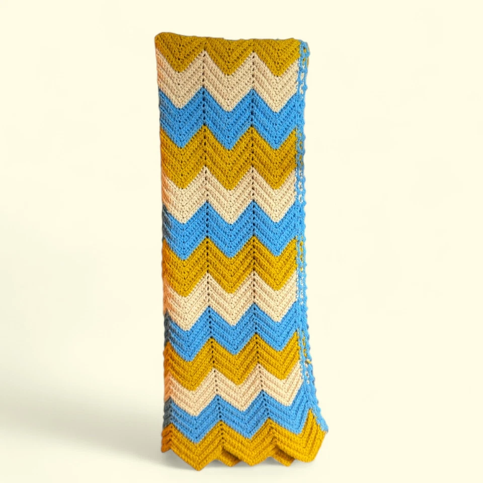De Colección Afgano - Ganchillo - Tiro Zig Zag - Amarillo Azul Blanco - Núcleo de Abuela - 56 x 70 Foto 3 de 4