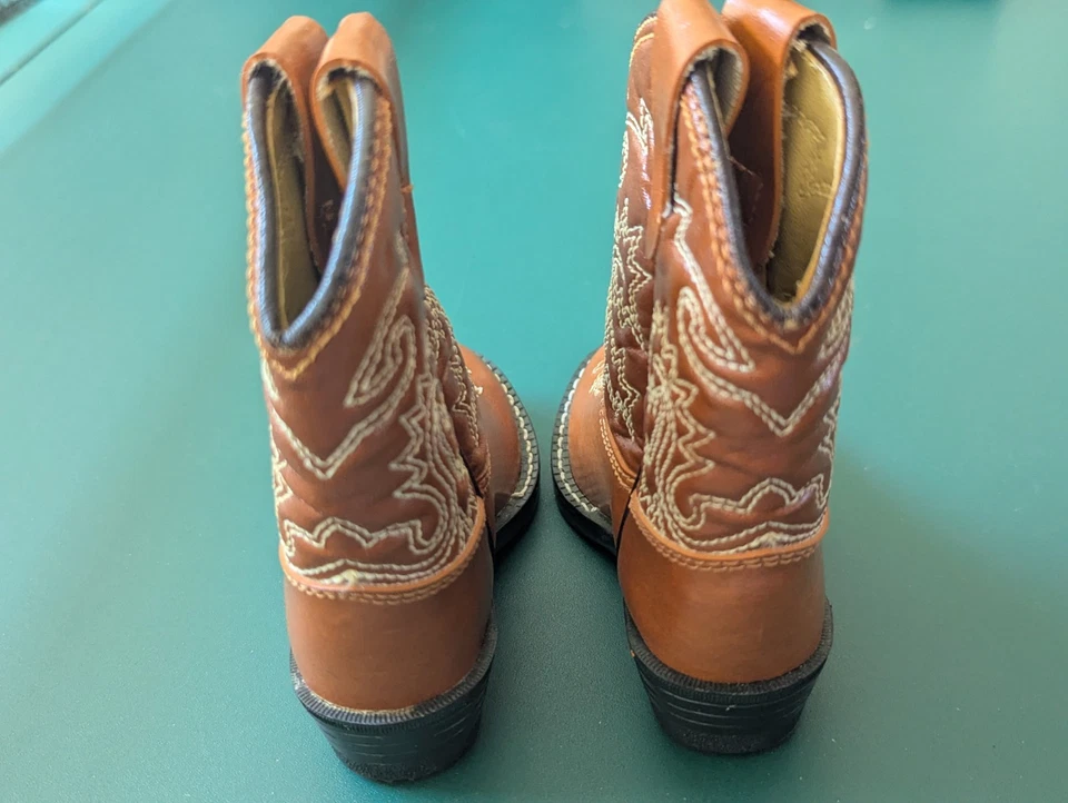 Botas de vaquero bordadas estilo occidental talla 5 para niños pequeños: carrusel usadas en excelente estado ver fotos Foto 3 de 4