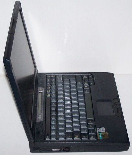 Vintage Fujitsu Lifebook E360 Laptop Windows 98 Intel Pentium 2, CD Drive - Picture 6 of 13