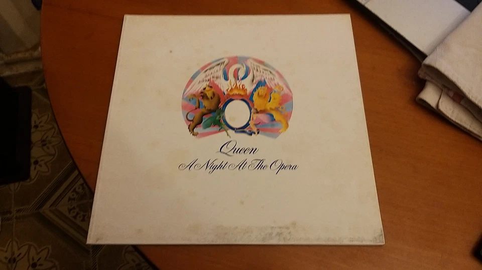Queen A Night at the Opera · Lp, foto 1 di 5