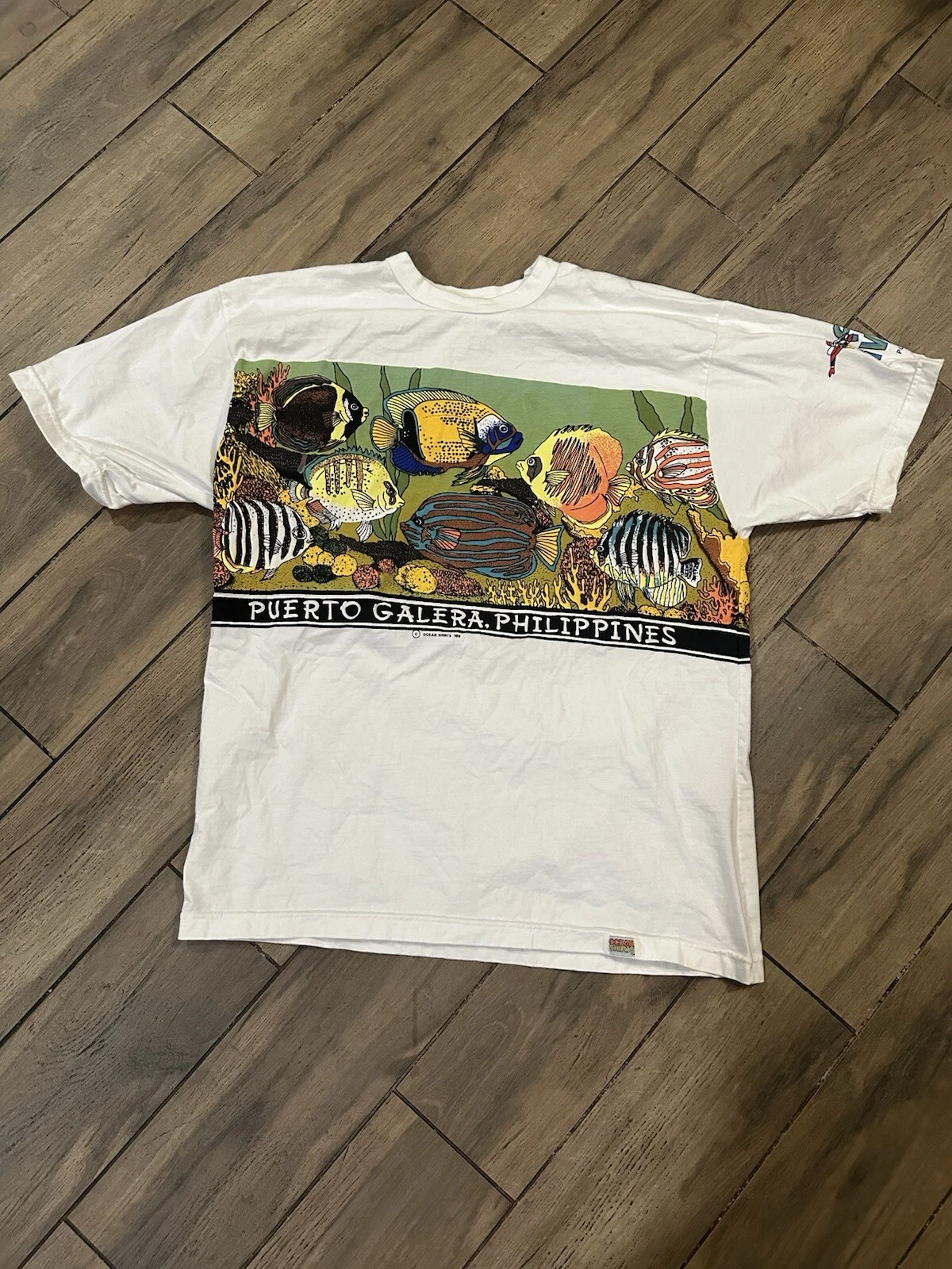 vintage asia divers fish shirt Large