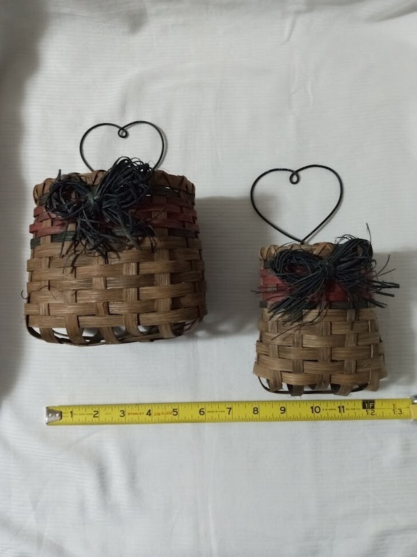 Set Of 2 Matching Baskets With Bows, One Small One Larger