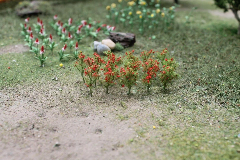 MP SCENERY 30 Red Poppies N Gauge 1/4" Tall Model Flower Plants Farm Layout - Image 3 of 4
