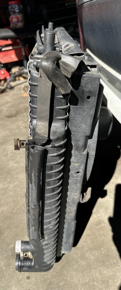 92-99 Mercedes W140 S500/600, sedán/cupé radiador/condensador y ventilador OEM 105K prueba Foto 3 de 4