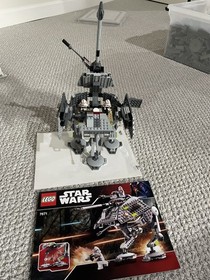 LEGO Star Wars: AT-AP Walker 7671 (Complete w/Minifigs, Manual And Box)