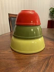 Vintage 1940’s Pyrex Mixing Bowl Set #401 #402 #403 Multi Red Green Yellow EUC