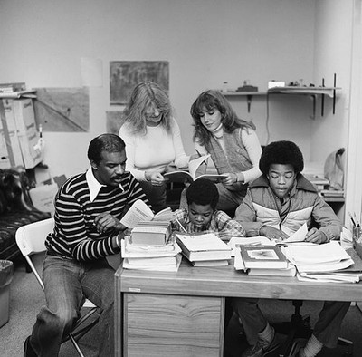 Diffrent Strokes Louis Smallwood Miriam Richards Gary Coleman as A- Old Photo 1
