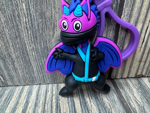Portachiavi drago viola e blu con clip viola materiale gomma design vibrante co - Foto 3 di 5