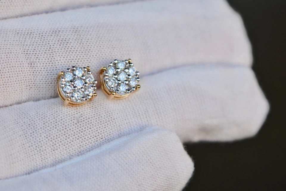 Aretes vintage con racimo de diamantes de oro amarillo de 14 k Foto 4 de 4