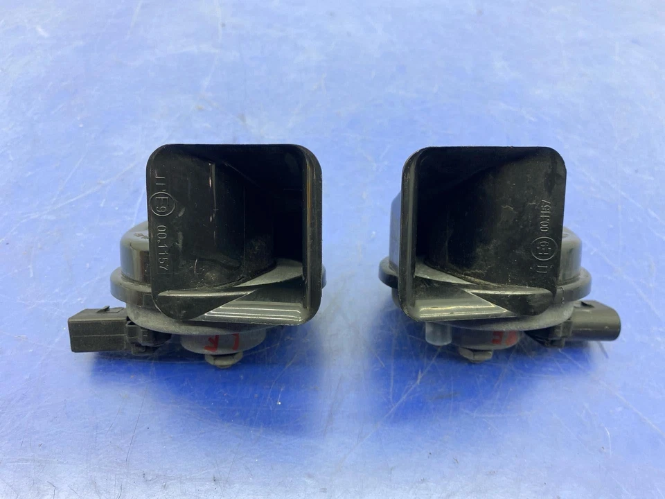 BMW 750 XI 2016-2022 OEM JUEGO DE BOCINAS TONO NOTA ALTA Y BAJA (2) 7342945 7342946 Foto 2 de 4