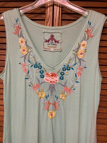 JOHNNY WAS L MINTY GREEN FLORAL EMBROIDERED HANDKERCHIEF HEM SLEEVELESS DRESS - Picture 6 of 7