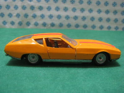 Politoys 1/43 - Jaguar Pirana Bertone 588