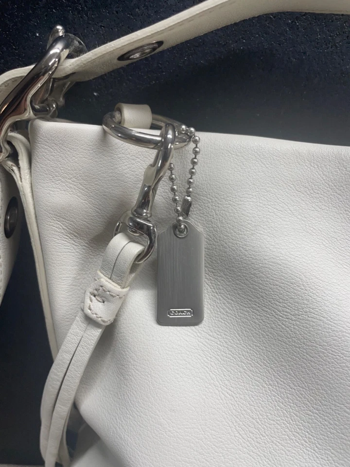 Bolso de mano Coach blanco roto vintage 12" x 13" ver fotos Foto 2 de 4