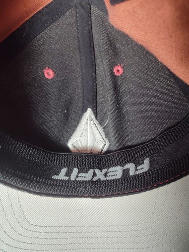 Volcom Baseball Cap Mens Sz L/XL Stretch FlexFit Logo - Picture 6 of 6