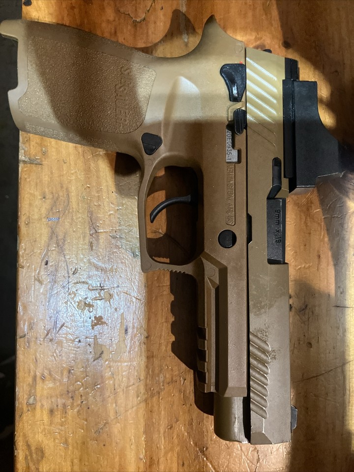 SIG SAUER PROFORCE M17 Airsoft Pistol (Green Gas) AIRPFM17GG