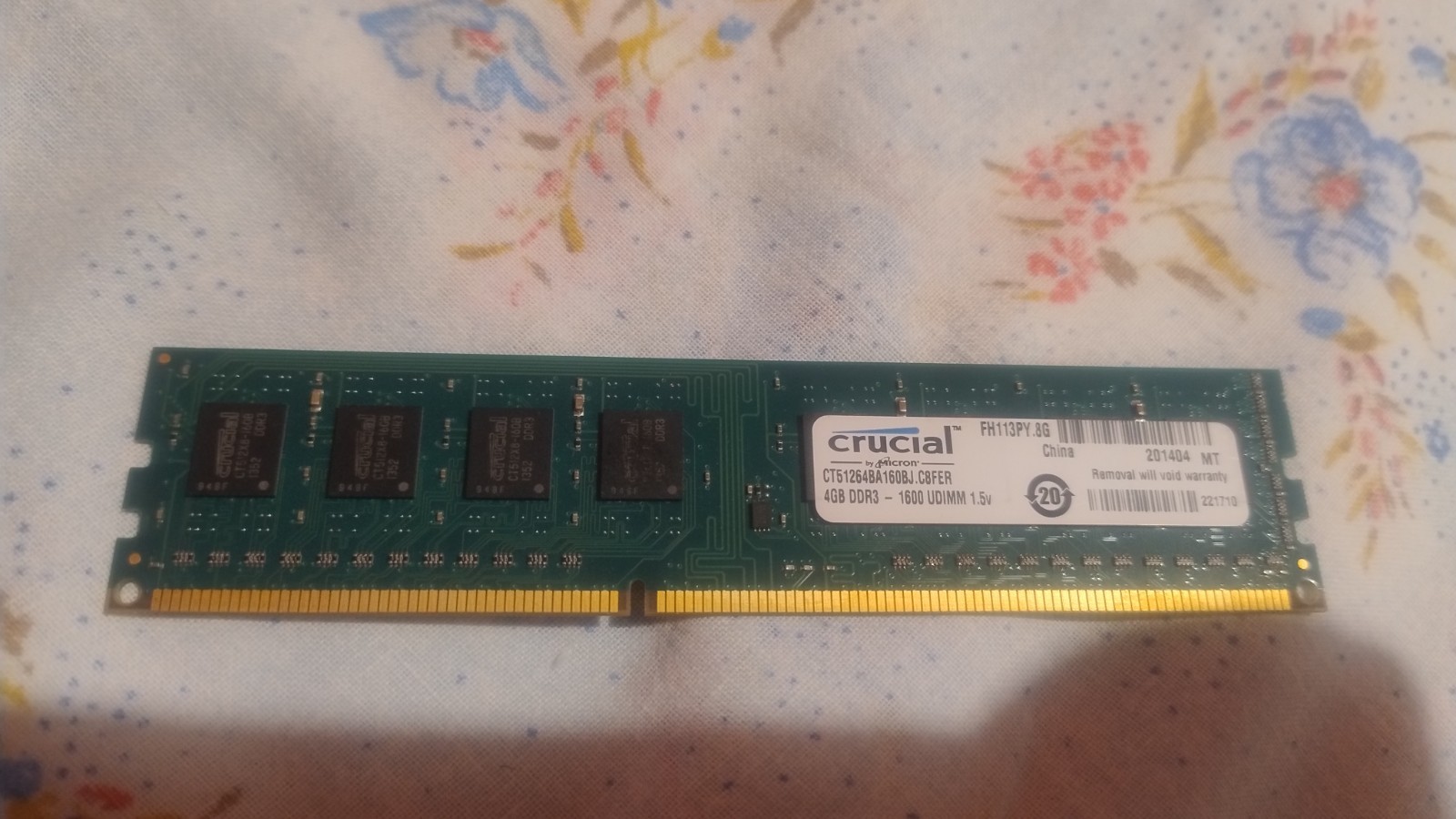 Crucial 4GB DDR3 1333MHz PC3-10600U DIMM RAM Desktop 240 Pin Memoria PC