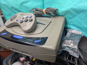 Sega Saturn Console Gray (HST-3200) Japan &ndash; TESTED &ndash; Bundle with Controller & AV