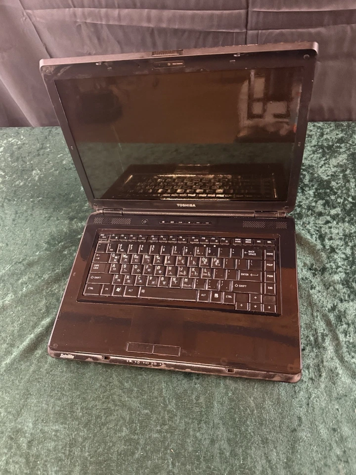 TOSHIBA SATELLITE L305 - FOR PARTS ONLY - Image 2 of 4