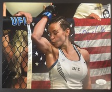 Miesha Tate Cards and Autographed Memorabilia Guide 31