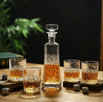 Nordic Style Glass Decanter & 4 Whiskey Glasses Set Liquor Bourbon Scotch Bar