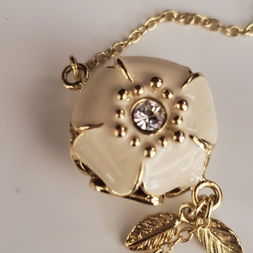 Spartina 449 Flower Long Necklace Cream Enamel Gold Plate 3 Dimensional Pouch - Picture 8 of 9
