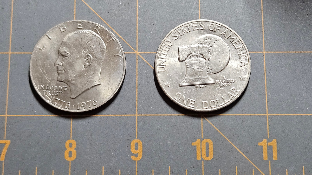 Pページ 1776 1976 P Eisenhower Bi-Centennial Dollar Coin from mint