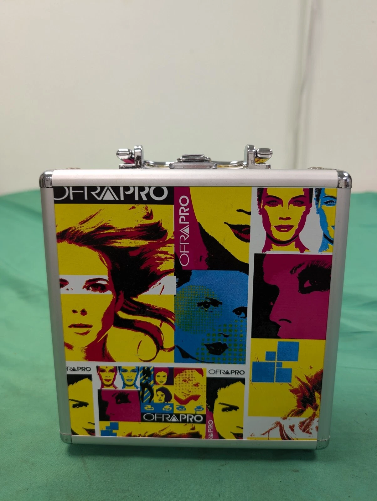 OFRA PRO Professional Makeup Kit Set Cosmetologists Portfolio Small Light/Medium