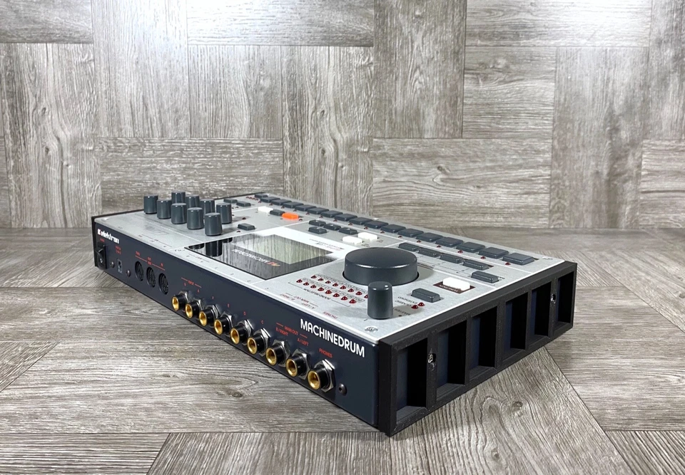 End Cheeks for ELEKTRON Machinedrum / Analog Four / RYTM /Octatrack - BLACK - Image 3 of 4