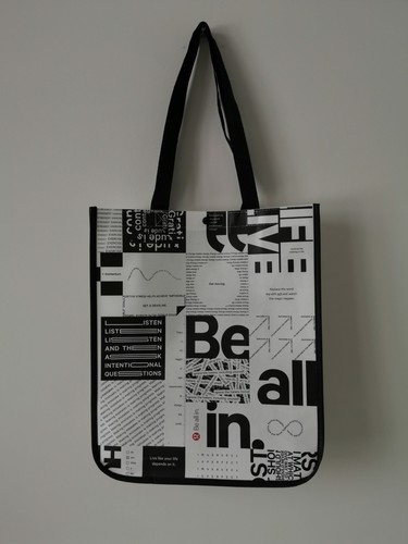 lululemon lunch bag