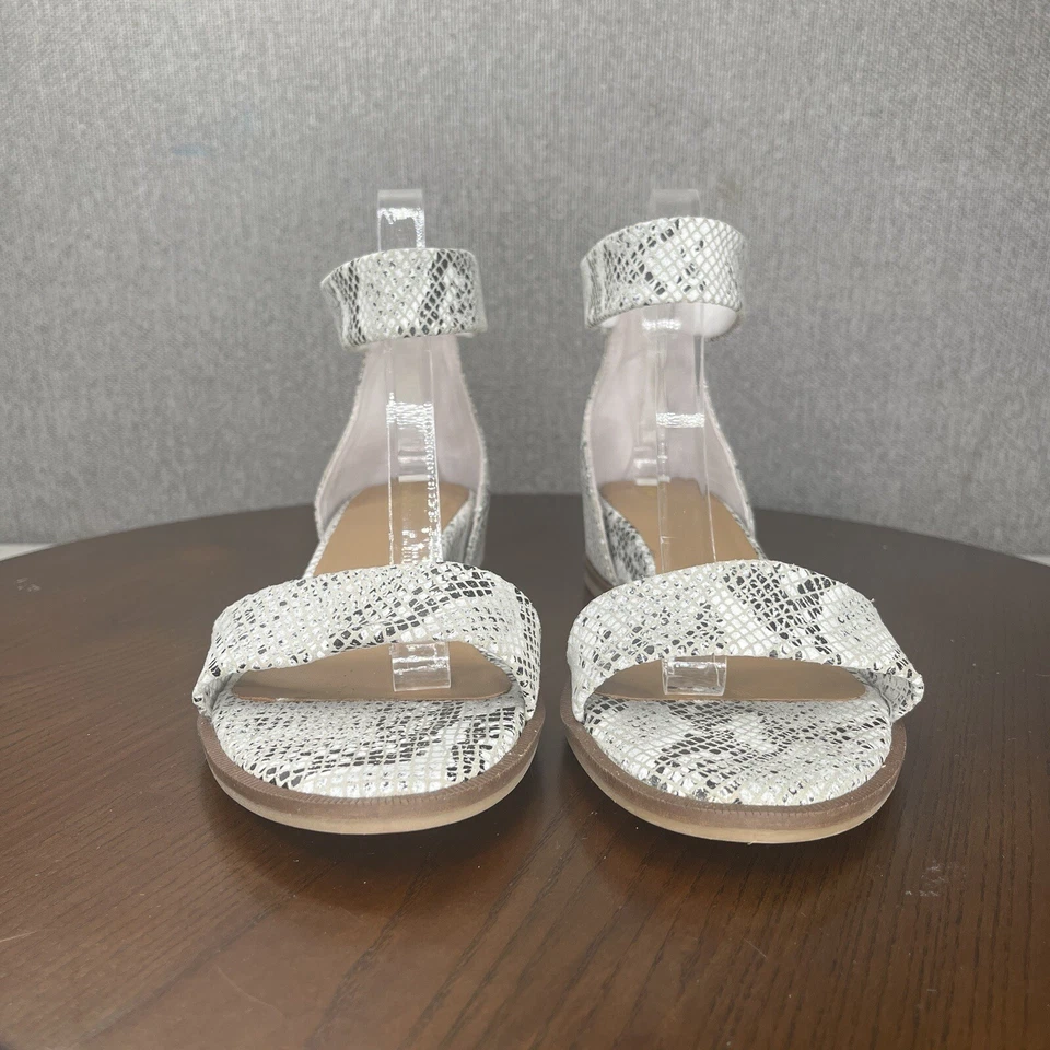 Seychelles Lofty Sandals Women's 9.5  Black White Leather Strappy Gladiator Shoe - Image 2 of 4